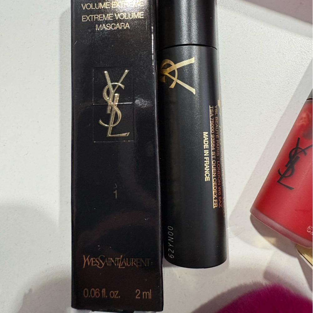Yves Saint Laurent Pink Makeup Set - Picture 4 of 8